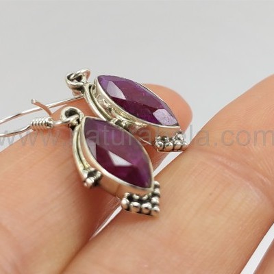 Brincos em Prata com Rubi facetado