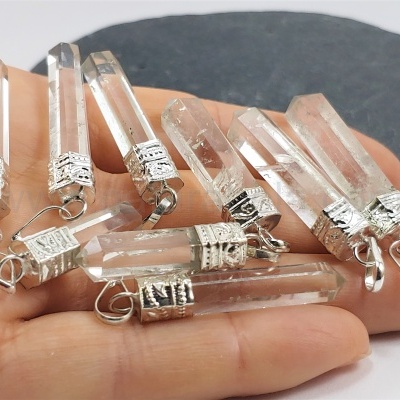 Pendente Ponta Facetada de Quartzo Cristal