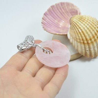 Pendente de quartzo rosa com cilindro filigrana