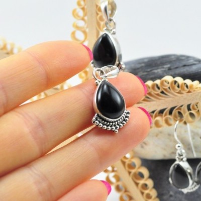 Pendente lágrima em Prata com ONIX