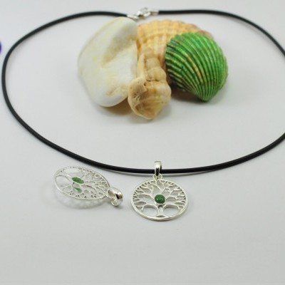 Pendente Árvore da Vida com cabochão Esmeralda em PRATA