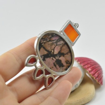 Pendente com pedras naturais estilo "Egipto"