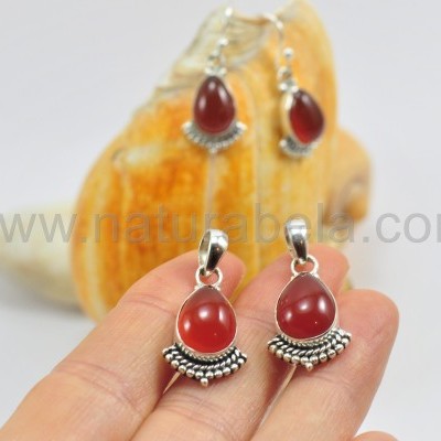 Pendente lágrima em Prata com Cornalina