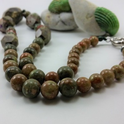 Colar de Unakita e Jaspe