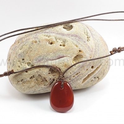 Colar com Cornalina ou Carneola (signo Leão)