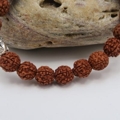 Pulseira contas 10mm rudraksha e buda