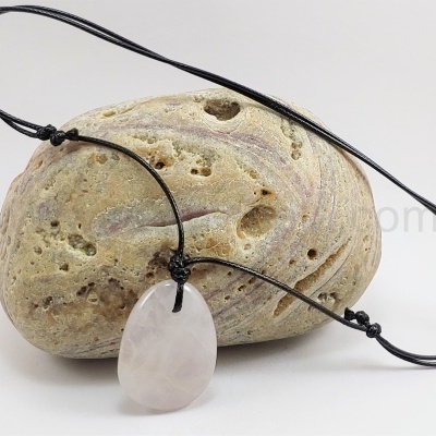 Colar com Quartzo Rosa (signo Touro )