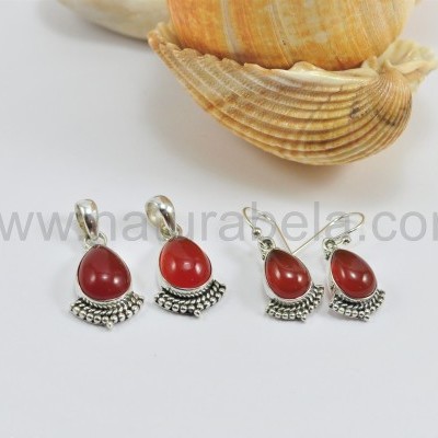 Brincos lágrima em Prata com Cornalina