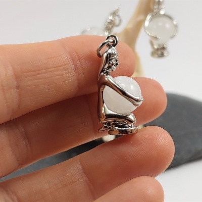 Pendente do signo Virgem com bola