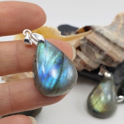Pendente Labradorite em Prata Gota