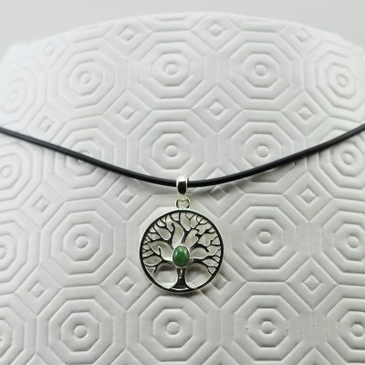 Pendente Árvore da Vida com cabochão Esmeralda em PRATA