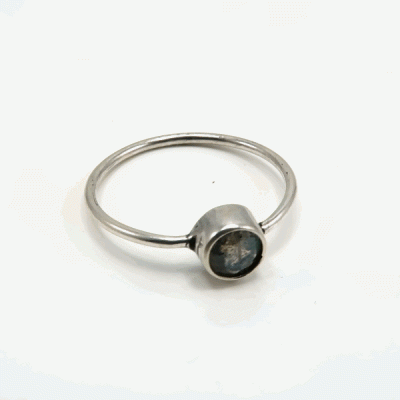 Anel Solitário Prata com Labradorite