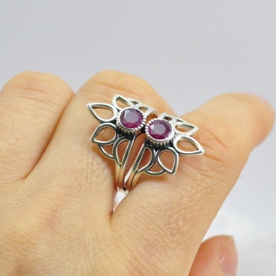Anel em Prata Rubi modelo "Rainha"
