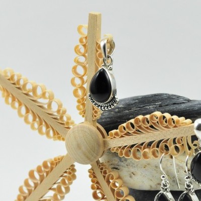 Pendente lágrima em Prata com ONIX