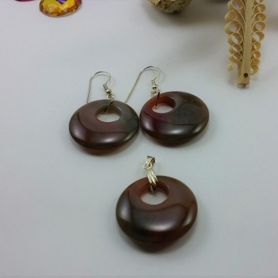 Conjunto Brincos e Pendente em Prata com pedra Carneóla