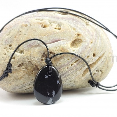 Colar com Obsidiana nevada (signo Capricórnio)