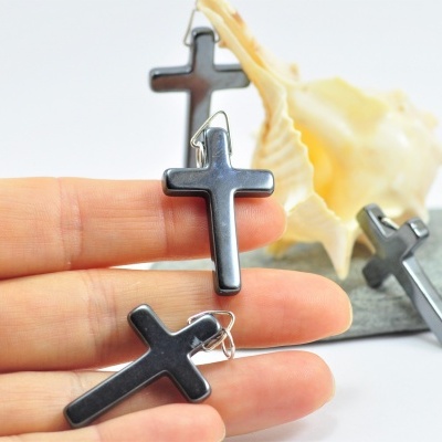 Pendente Cruz Hematite em Prata