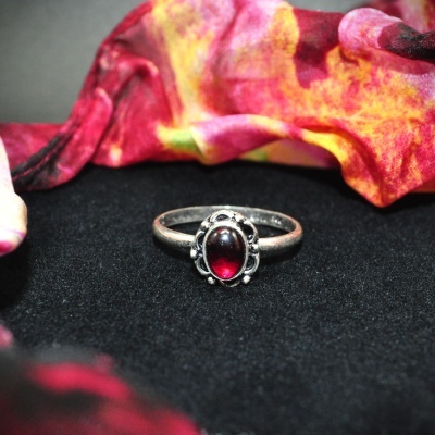 Anel Prata Flor com Granada