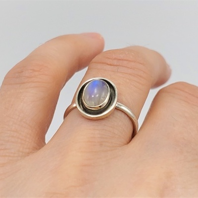 Anel em Prata com Pedra da Lua