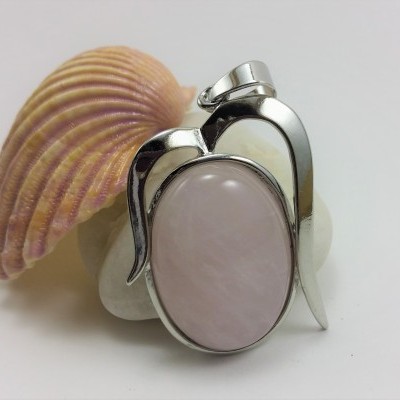 Pendente ovalado com quartzo rosa