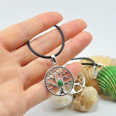 Pendente Árvore da Vida com cabochão Esmeralda em PRATA