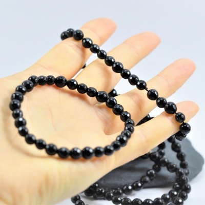 Pulseira Bolas Facetadas 4mm de Turmalina Negra EXTRA Pulseira Bolas Facetadas 4mm de Turmalina Negra EXTRA