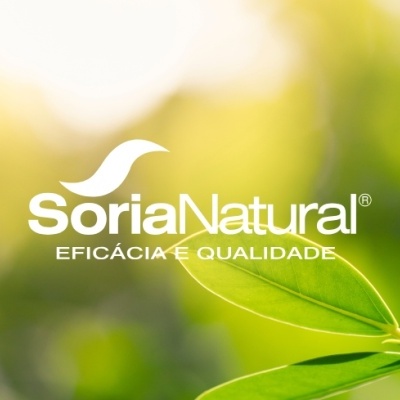 Folhas verdes com logótipo Soria Natural e texto EFICÁCIA E QUALIDADE