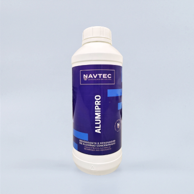 Frasco de plástico branco com rótulo azul escuro NAVTEC ALUMIPRO