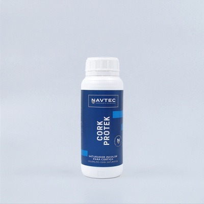 Frasco branco de produto para cortiça com rótulo azul e texto branco NAVTEC