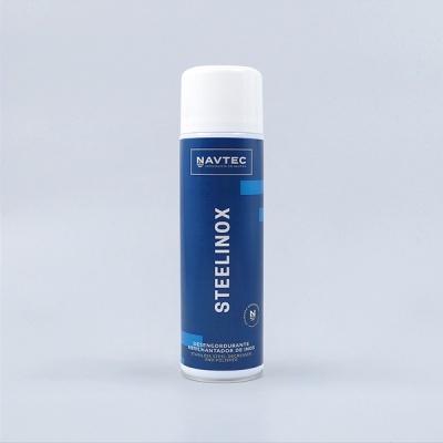 Spray Navtec Steelinox para inox em embalagem azul e branca