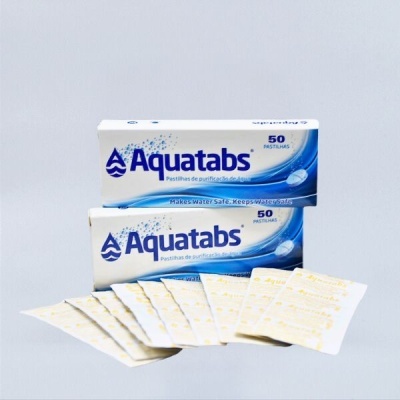 Caixas de pastilhas Aquatabs e embalagens individuais