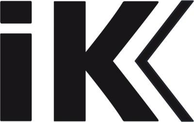 Logotipo preto com as letras iK e uma seta dupla em fundo branco