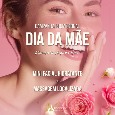 Mulher sorridente com pele hidratada, flores rosa e texto promocional Dia da Mãe