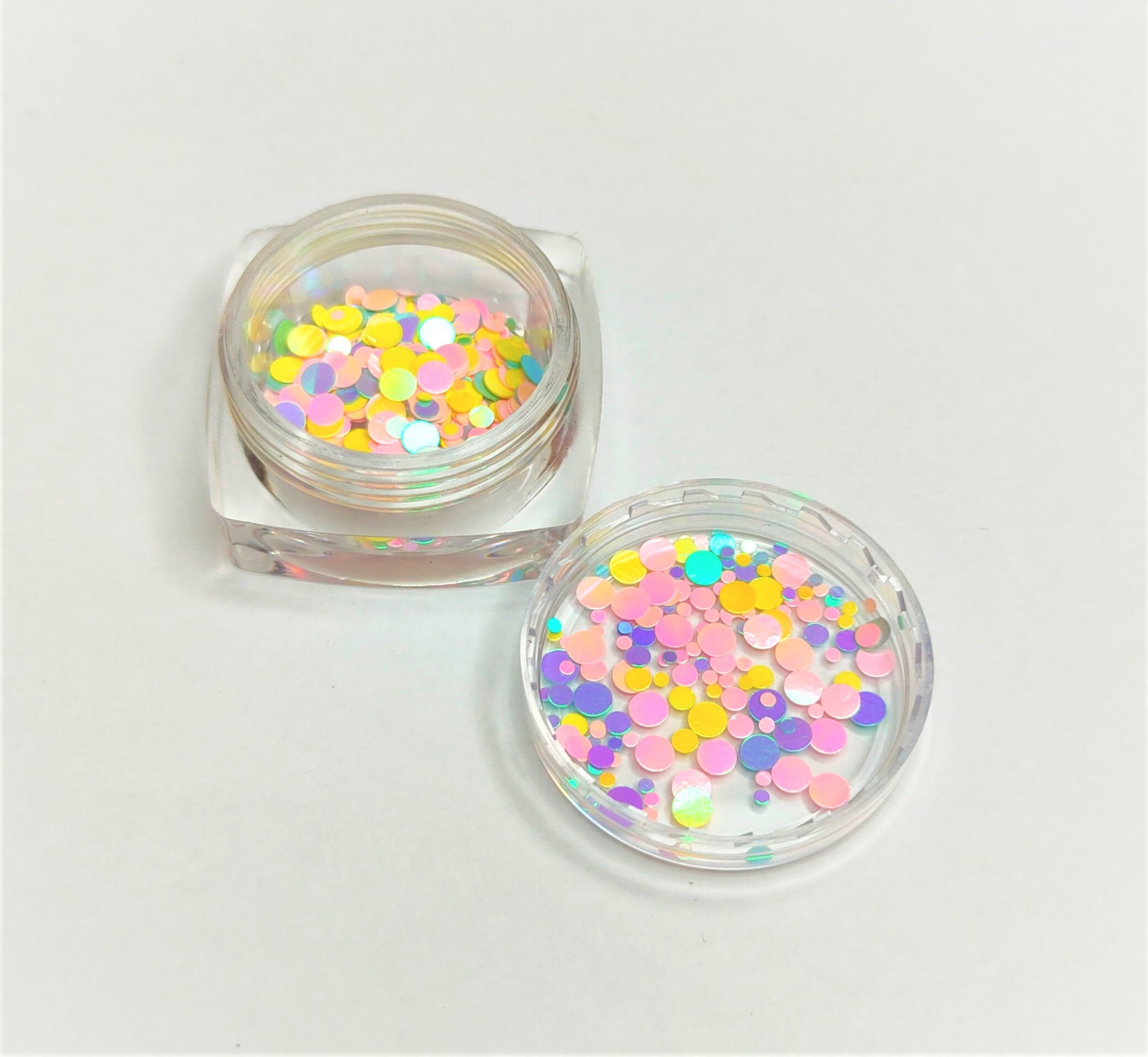 Frasco transparente com confetes coloridos pastel redondos