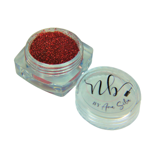 Pote transparente com glitter vermelho e tampa com o texto nb BY Ana Silva