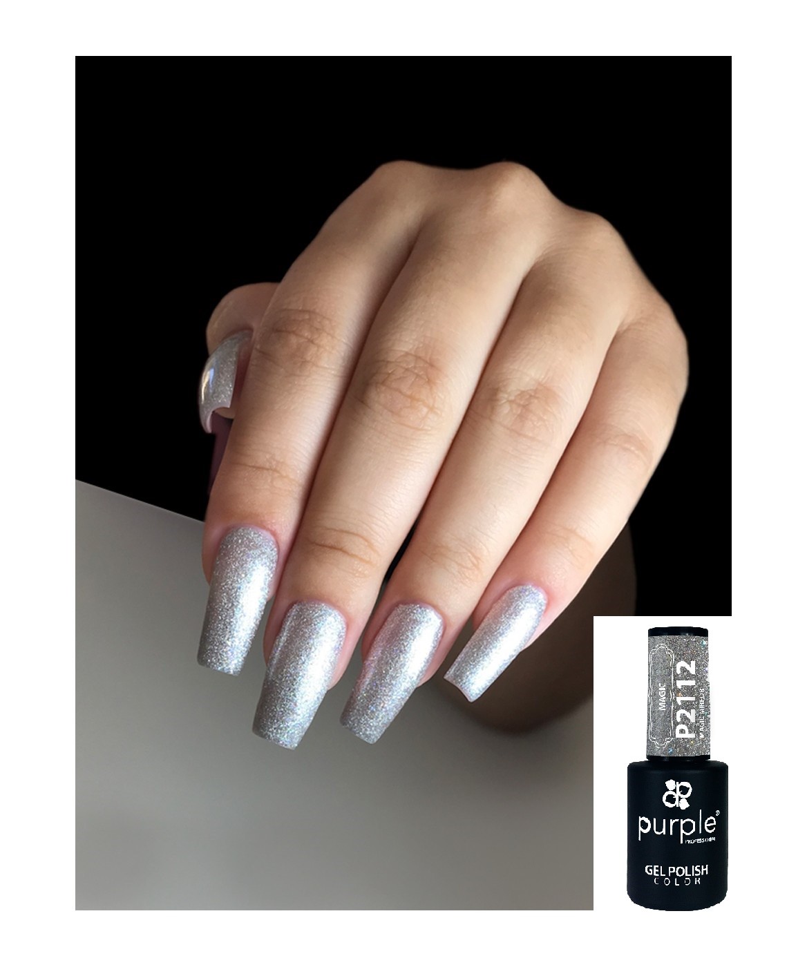 Unhas com verniz gel prateado brilhante e embalagem preta com texto white.