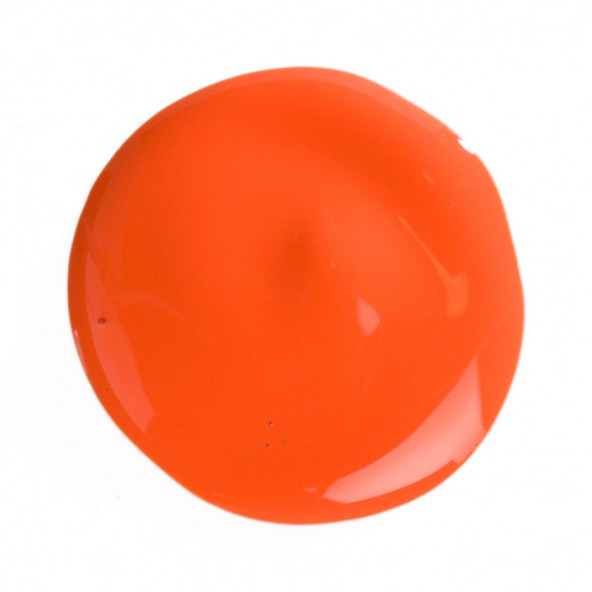 Gota de tinta laranja brilhante sobre fundo branco