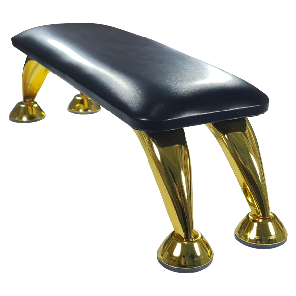 Banco longo preto com pernas douradas