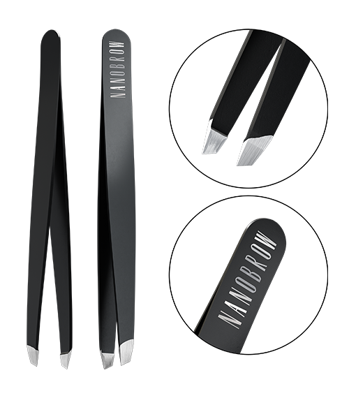 Pinças pretas com pontas inclinadas e marca NANOBROW