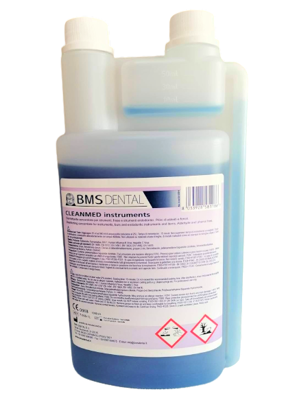 Frasco plástico com líquido azul e rótulo BMS DENTAL CLEANMED instruments