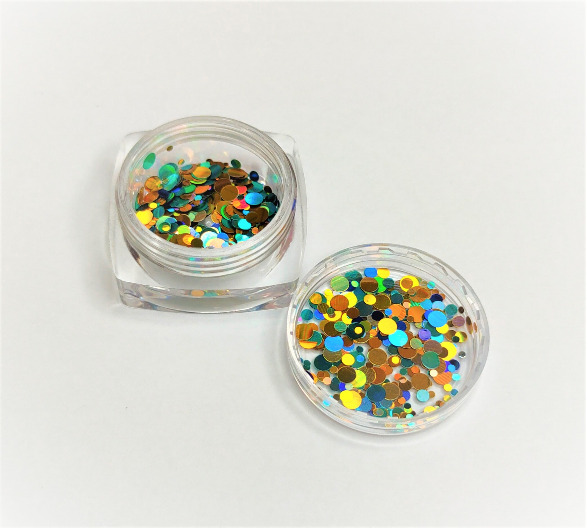 Pote transparente com confetis coloridos