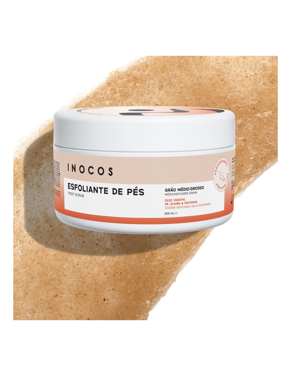 Esfoliante de pés em pote branco com rótulo branco e salmão sobre fundo branco e textura do esfoliante