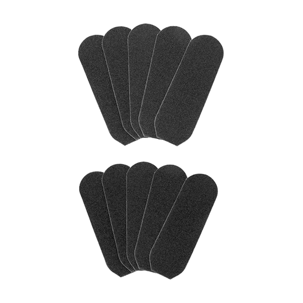 Dez palmilhas de espuma preta em duas fileiras sobre fundo branco