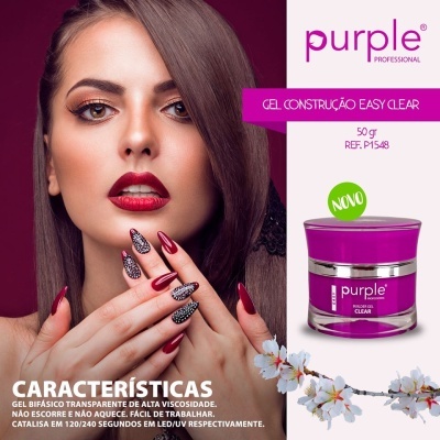 Mulher com unhas decoradas e frasco de gel de construção Purple Professional