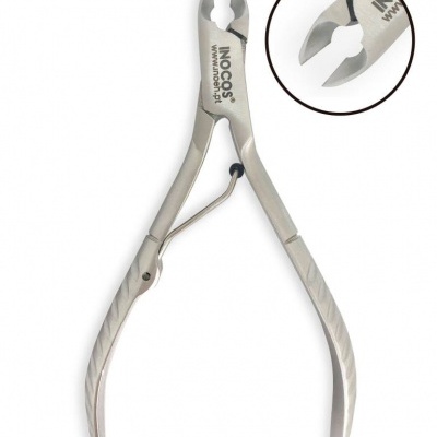 Alicate de corte de unhas em aço inoxidável prateado com cabo curvo e mola.