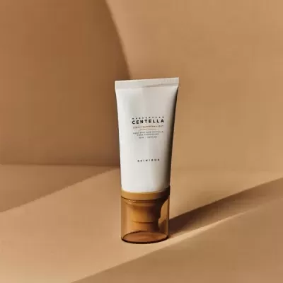 SKIN1004&#x20;Madagascar&#x20;Centella&#x20;Air-Fit&#x20;Suncream&#x20;Light&#x20;-&#x20;Fluido&#x20;mineral&#x20;protetor&#x20;para&#x20;o&#x20;rosto&#x20;SPF&#x20;30&#x20;50ml