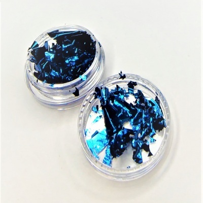 Recipientes transparentes com fita azul metálica brilhante