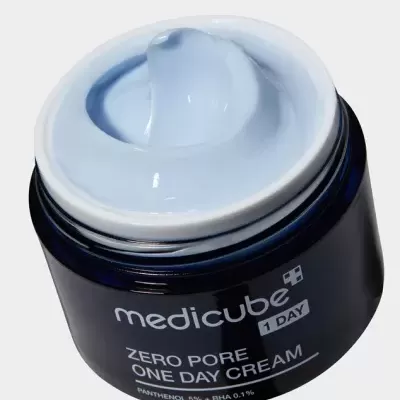 Medicube&#x20;Zero&#x20;Pore&#x20;One&#x20;Day&#x20;Cream&#x20;50ml