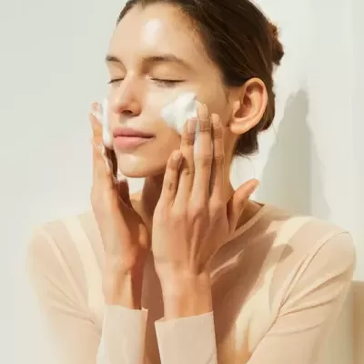 SKIN1004&#x20;Madagascar&#x20;Centella&#x20;Ampoule&#x20;Foam&#x20;-&#x20;espuma&#x20;de&#x20;limpeza&#x20;cremosa&#x20;para&#x20;pele&#x20;sens&#x00ED;vel&#x20;125ml