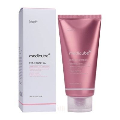 Gel booster para pele Medicube em tubo rosa metálico com embalagem caixa branca.